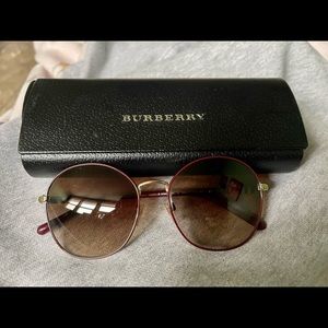 Cute Burberry sunglasses
